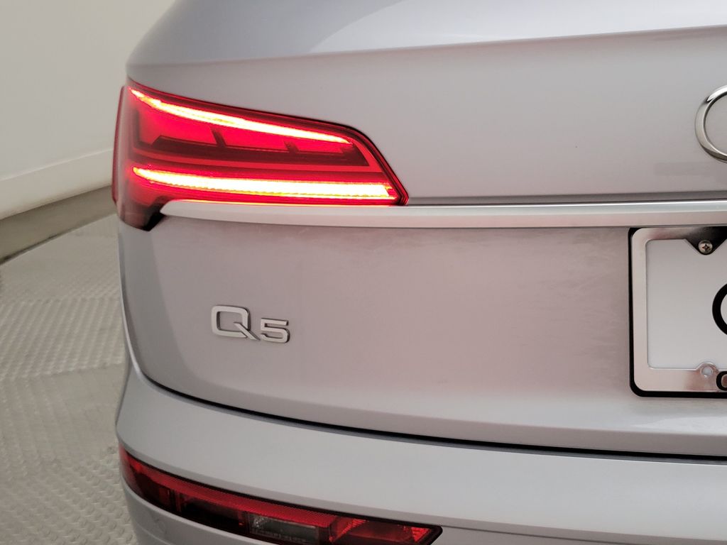 Thumbnail: 2023 Audi Q5 - 9