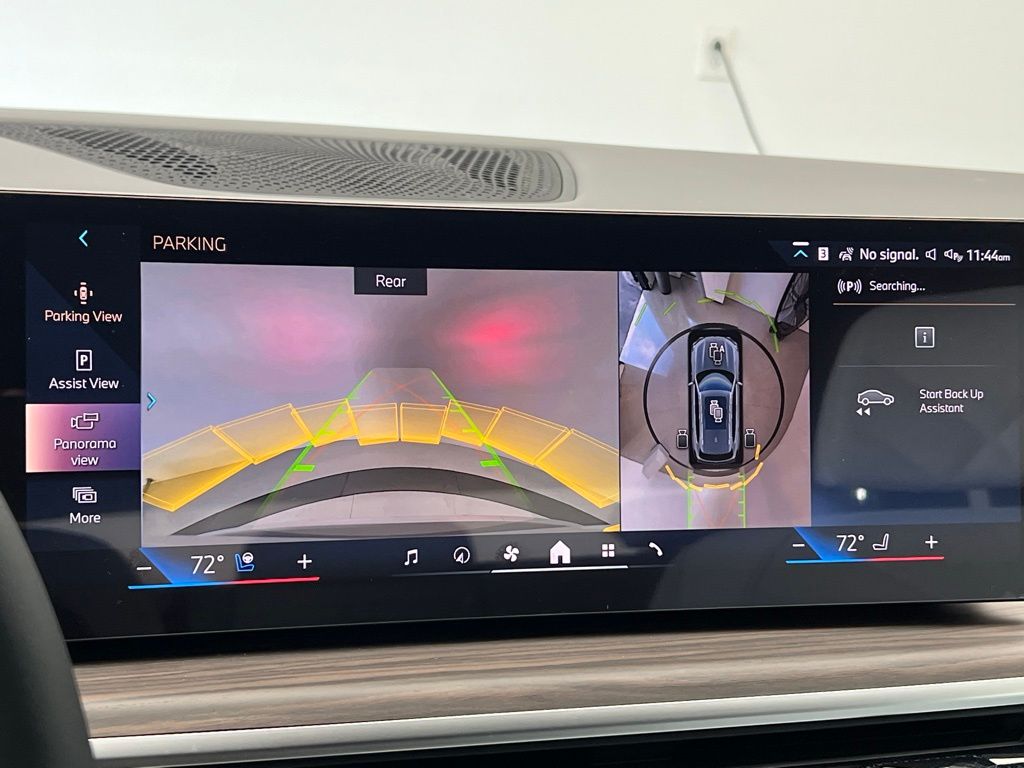 Thumbnail: 2026 BMW X5 - 15