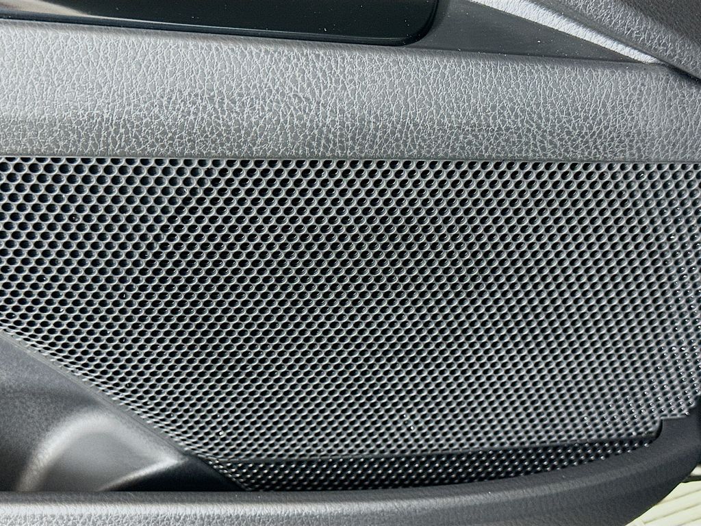 Thumbnail: 2025 Toyota Camry - 19