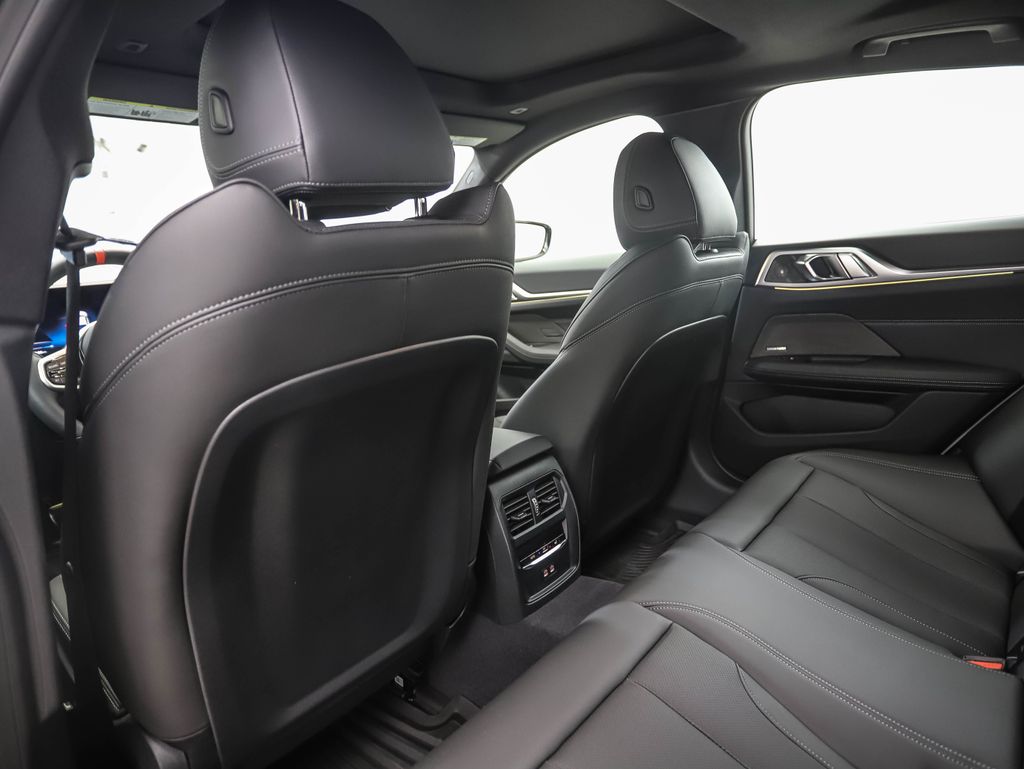 Thumbnail: 2025 BMW i4 - 20