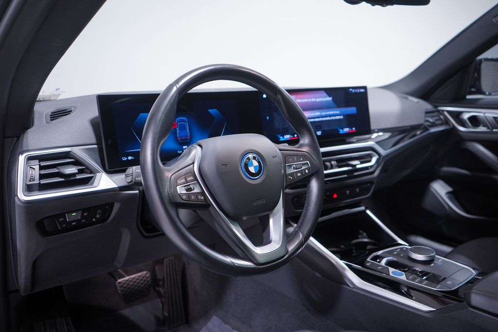 Thumbnail: 2023 BMW i4 - 6