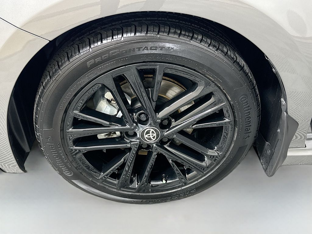 Thumbnail: 2025 Toyota Camry - 32