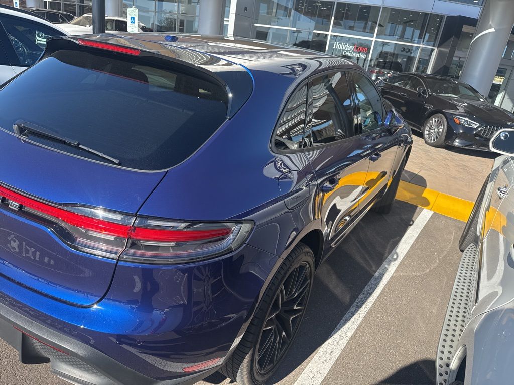 Thumbnail: 2022 Porsche Macan - 8