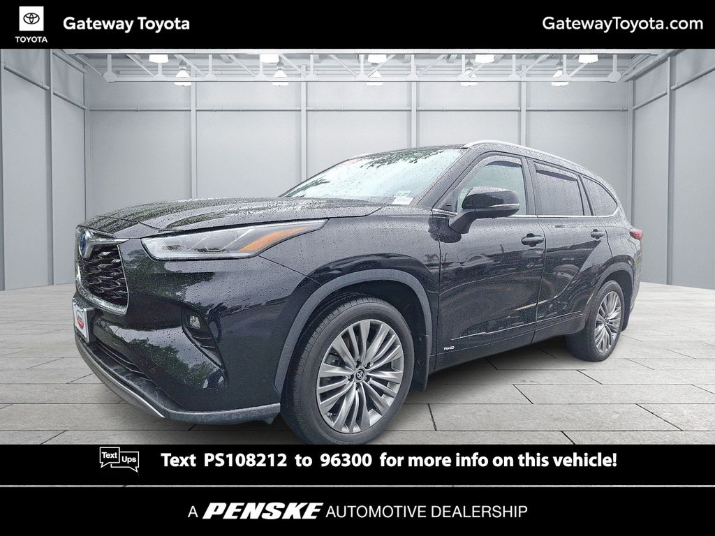 2023 Toyota Highlander Platinum Hero Image