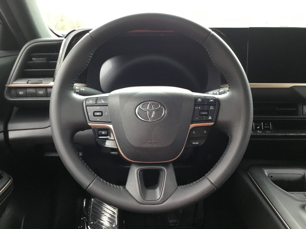 Thumbnail: 2023 Toyota Crown - 18