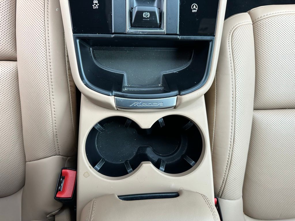 Thumbnail: 2025 Porsche Macan - 26