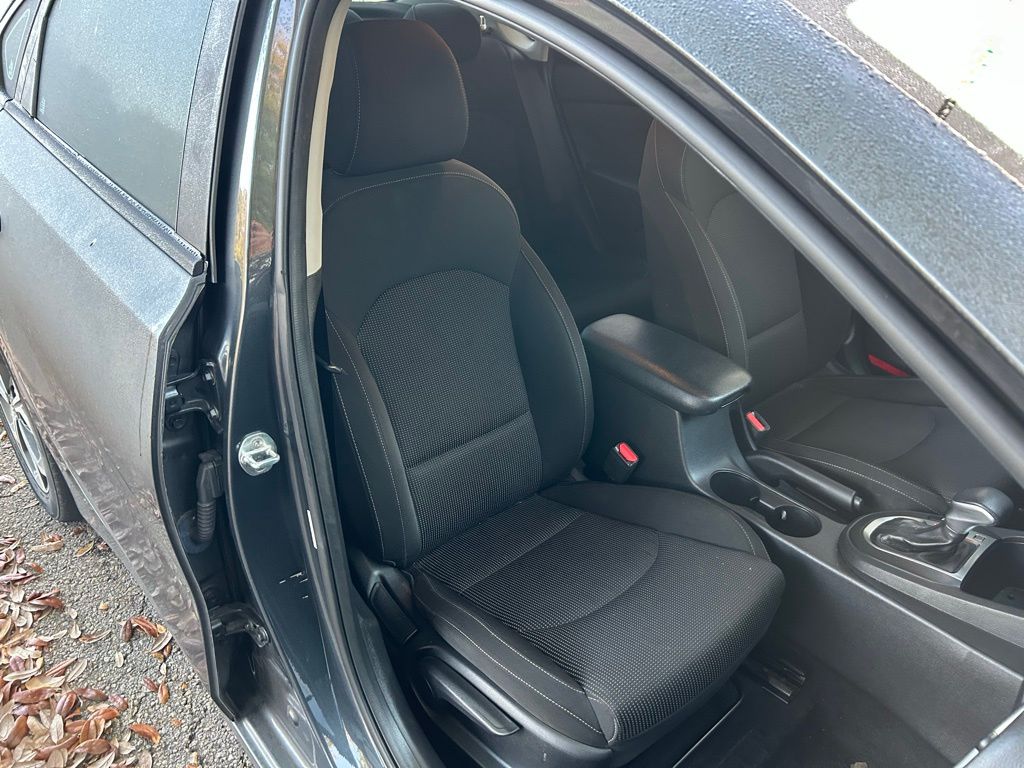 Thumbnail: 2021 Kia Forte - 15