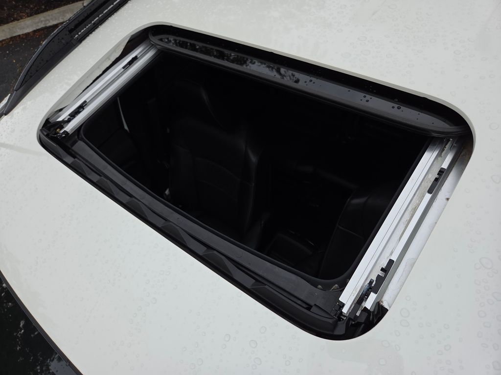 Certified Used 2019 Green Honda Touring image 4