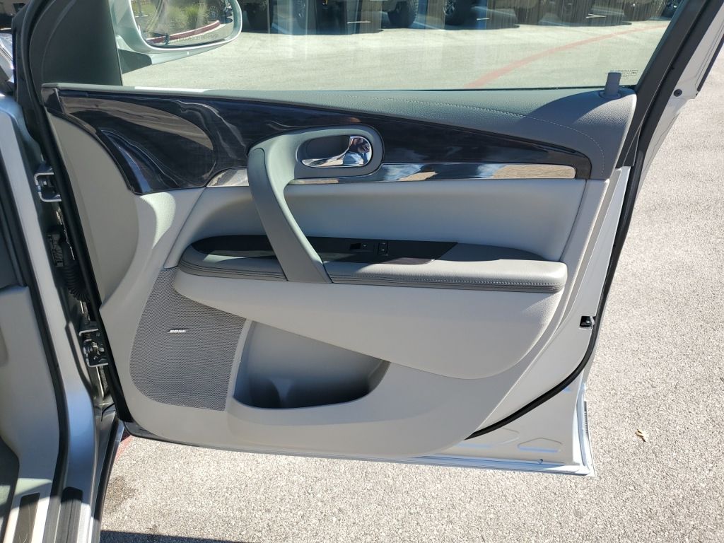 Used Car 2017 Buick Enclave  Leather Group For Sale Under $25,000 In Austin, Texas