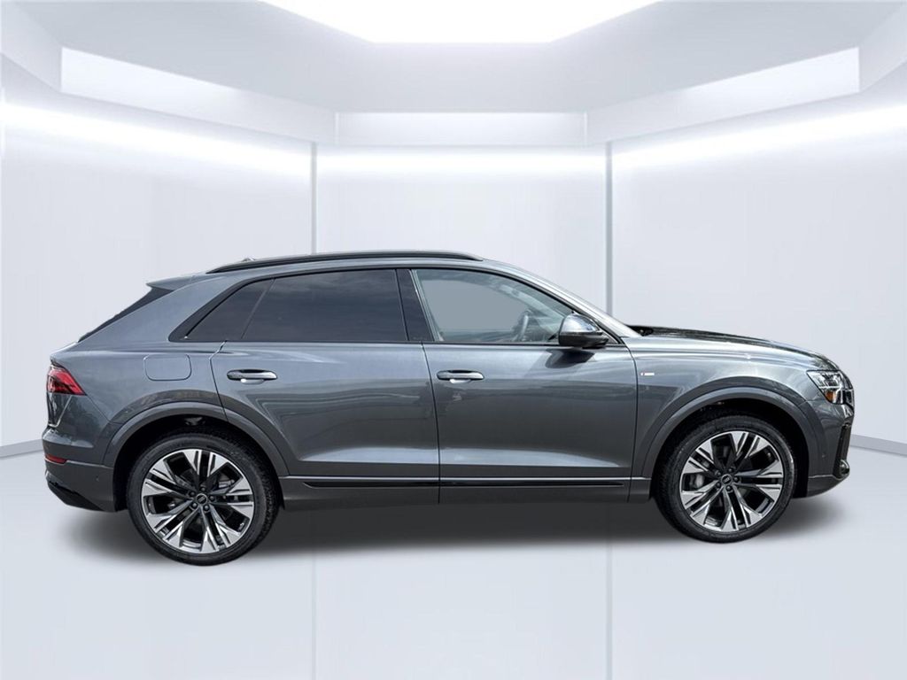 Thumbnail: 2027 Audi Q8 - 6