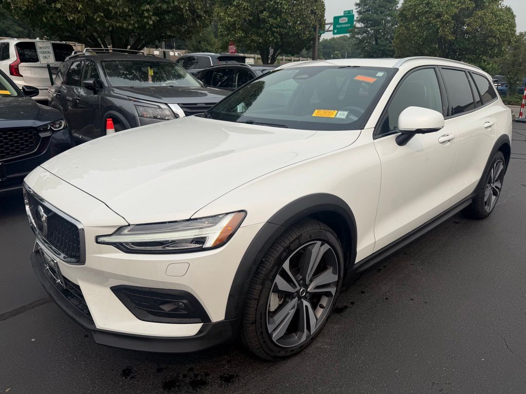 2024 Volvo V60 Blanco (Crystal White) Vagón Tracción en las cuatro ruedas Automática