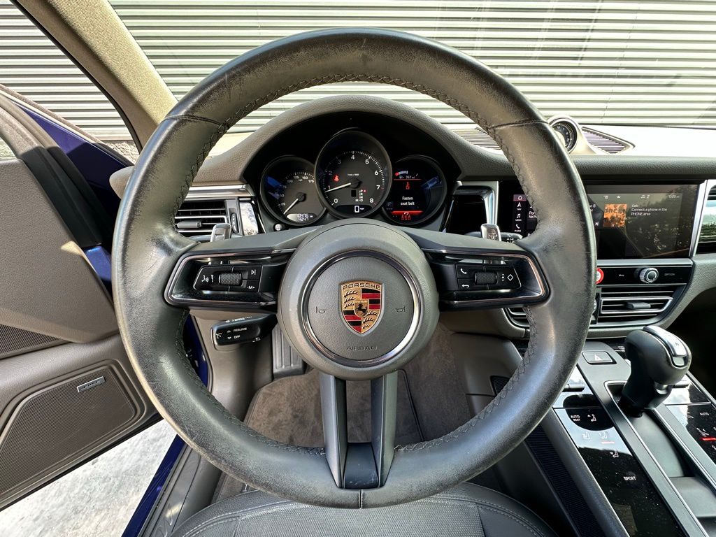 Thumbnail: 2022 Porsche Macan - 16