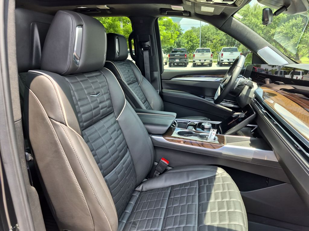 Used 2025 Black Cadillac Sport Platinum image 41