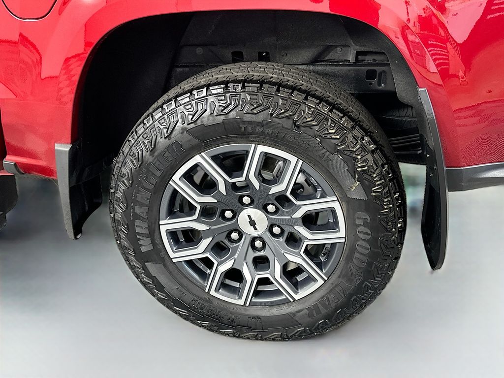Thumbnail: 2025 Chevrolet Colorado - 30