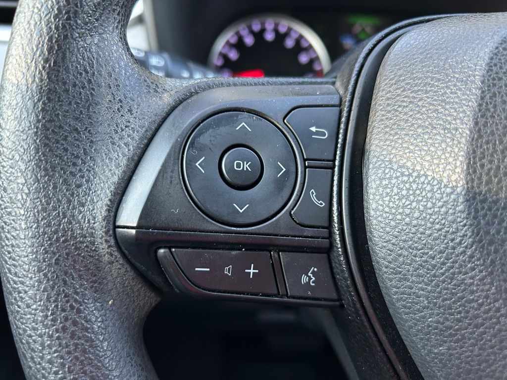 Thumbnail: 2021 Toyota RAV4 - 20