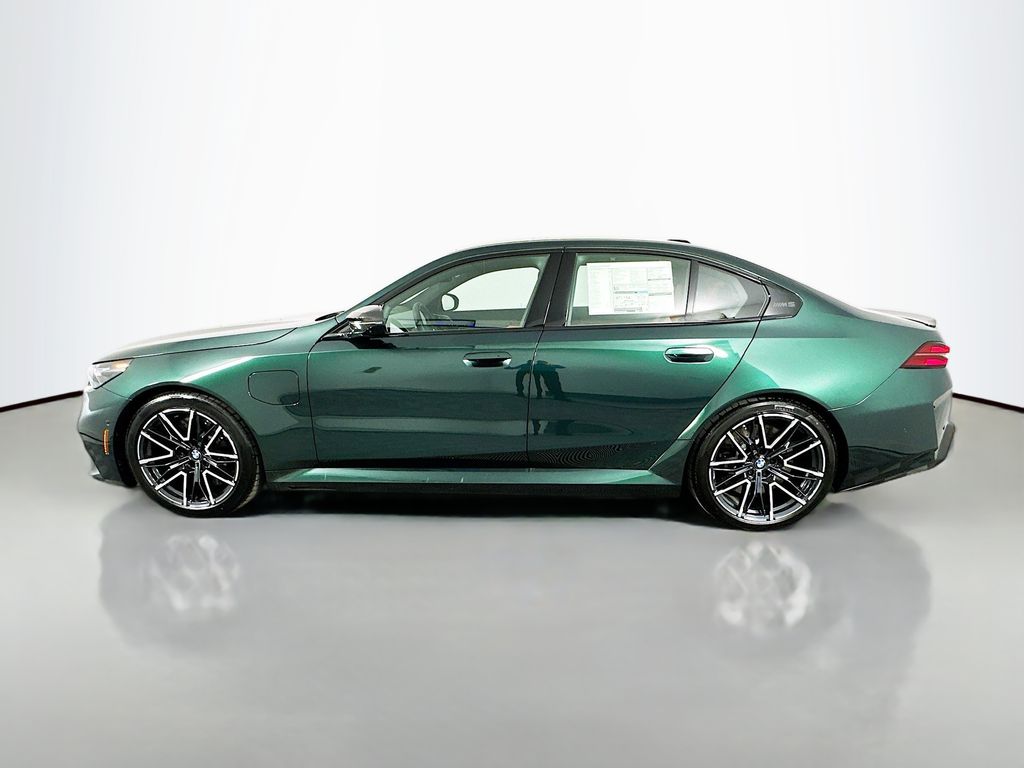 Thumbnail: 2027 BMW M5 - 8