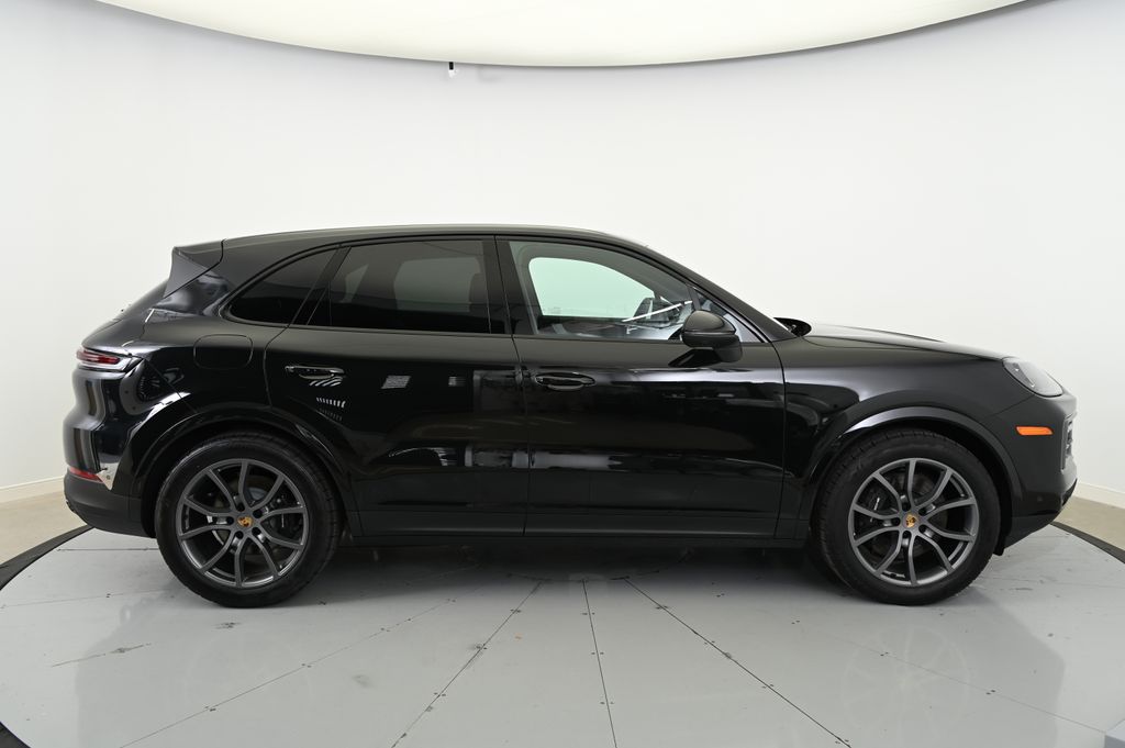 Thumbnail: 2024 Porsche Cayenne - 2