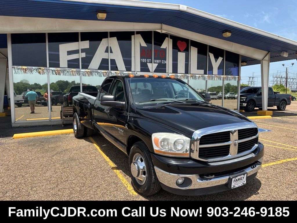  2006 Dodge RAM 3500 SLT Quad Cab LB DRW RWD   