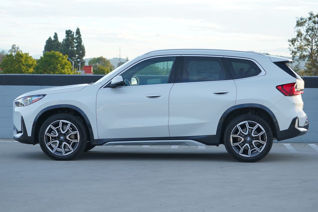 Thumbnail: 2027 BMW X1 - 5