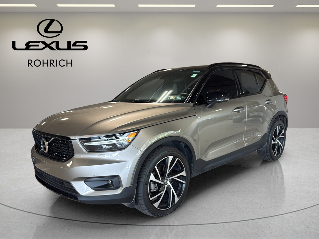 2022 Volvo XC40 T5 R-Design AWD