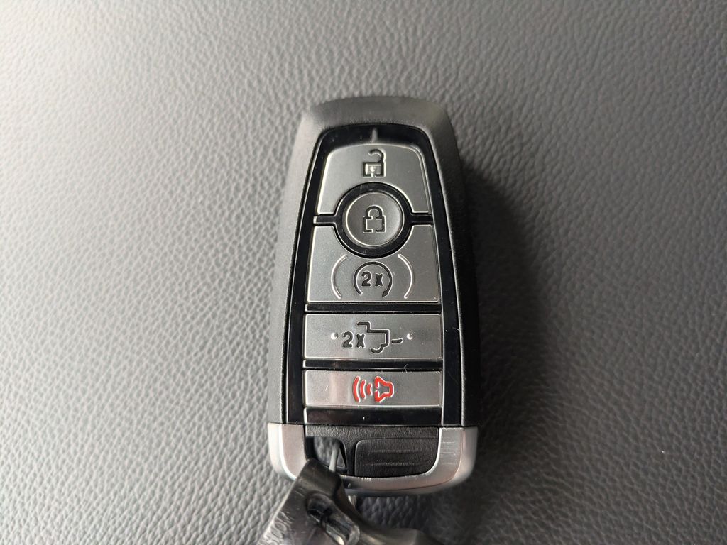 2026 Ford F-350 Super Duty LARIAT