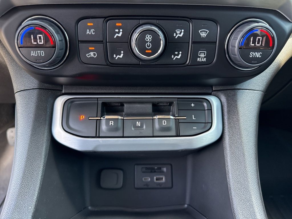 2022 GMC Acadia SLT