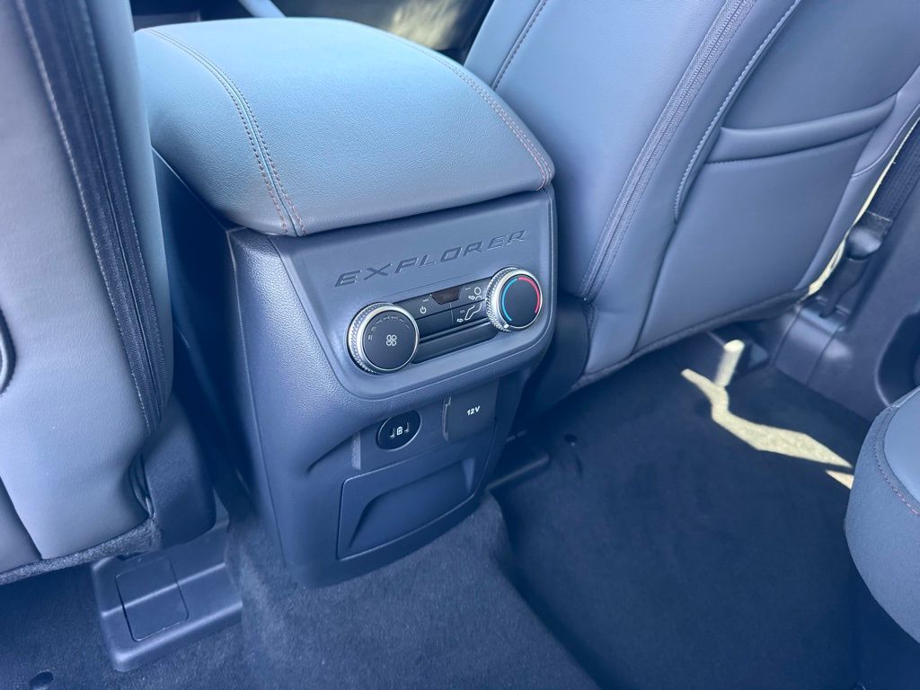 FordExplorer31