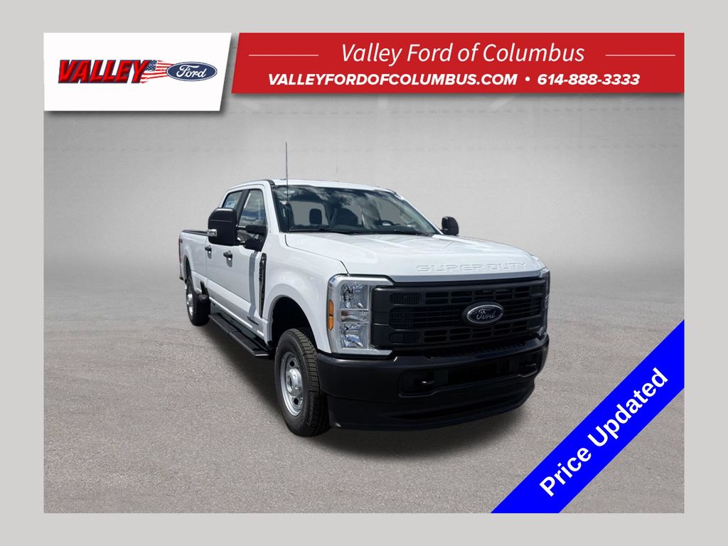 Oxford White 2026 Ford F-250 Super Duty Pickup Truck Four-Wheel Drive Automatic