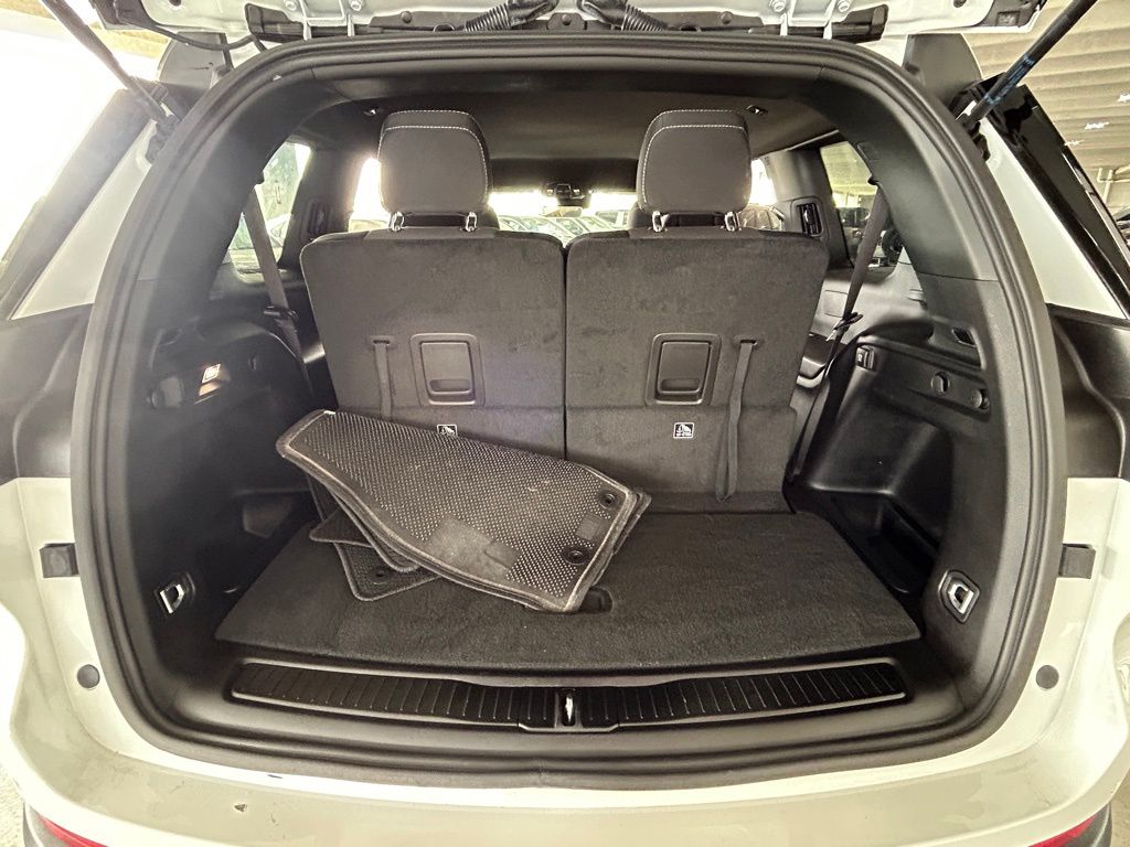 Used 2025 Bright White Clearcoat Jeep Laredo image 40