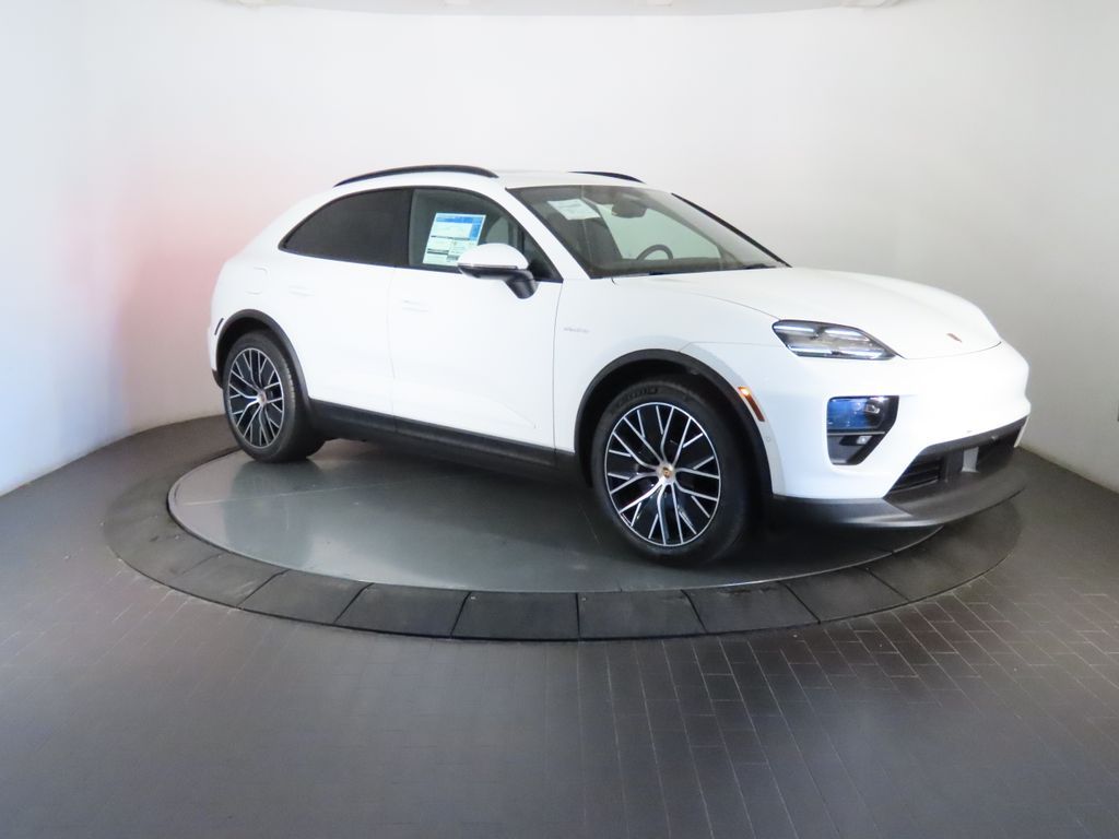 Thumbnail: 2026 Porsche Macan - 9