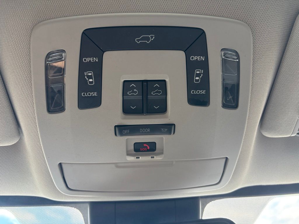 Used 2024 Toyota Sienna Van