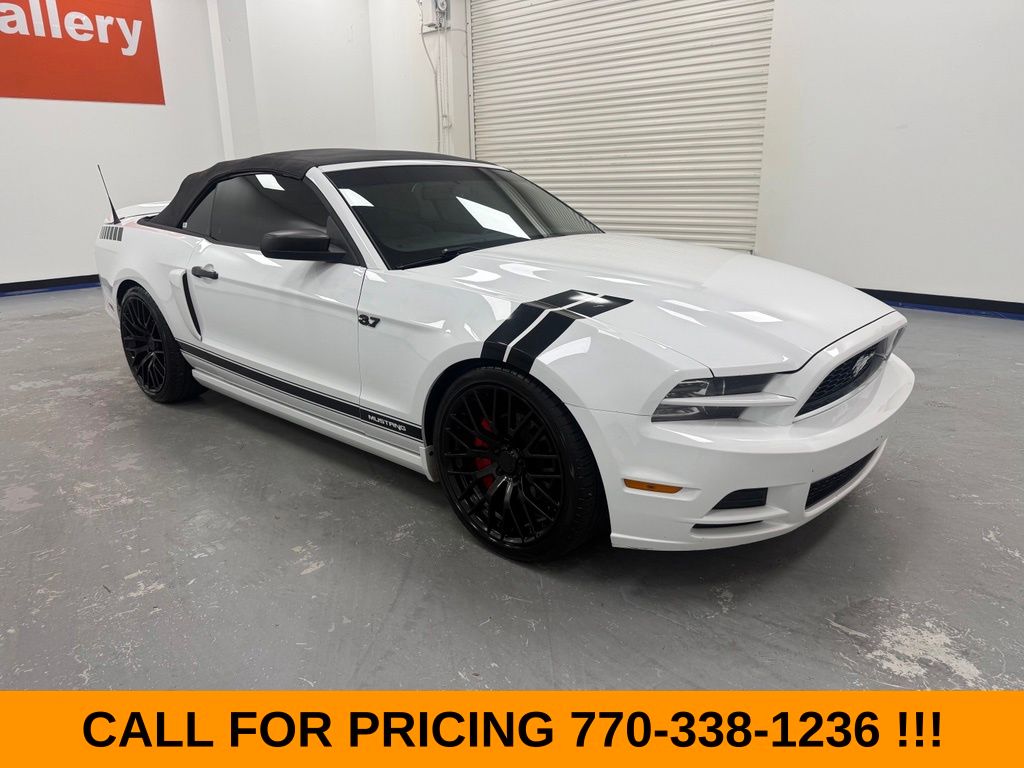 Oxford White 2014 Ford Mustang Convertible Rear-Wheel Drive 6-Speed Automatic