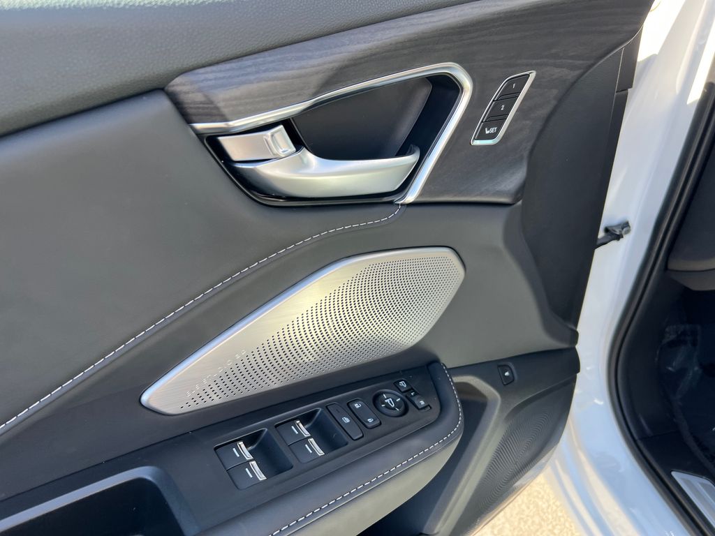 Thumbnail: 2026 Acura RDX - 13