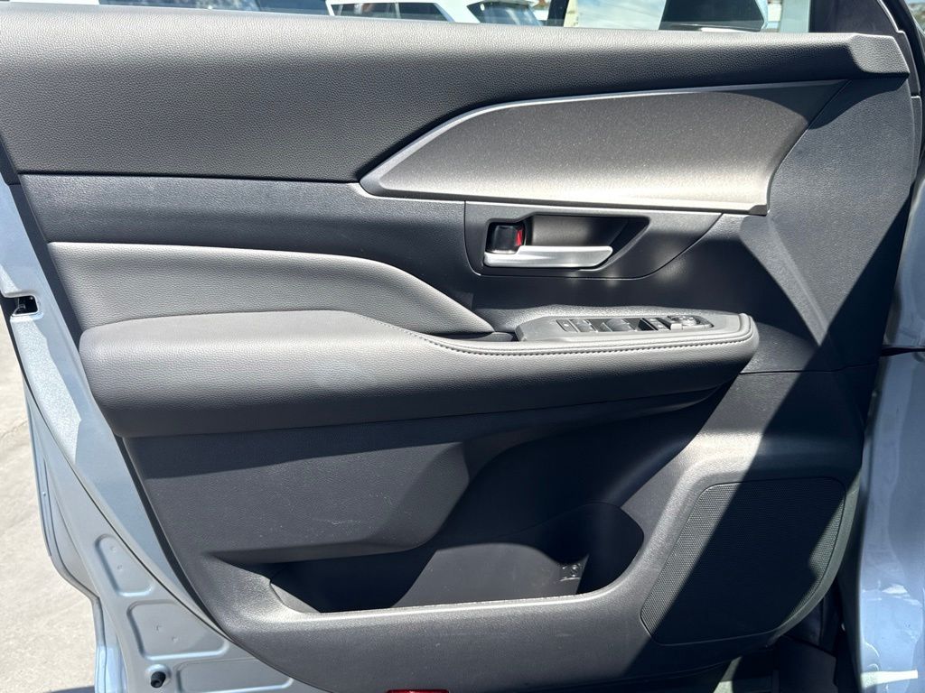 New 2026 Toyota Grand Highlander Hybrid SUV
