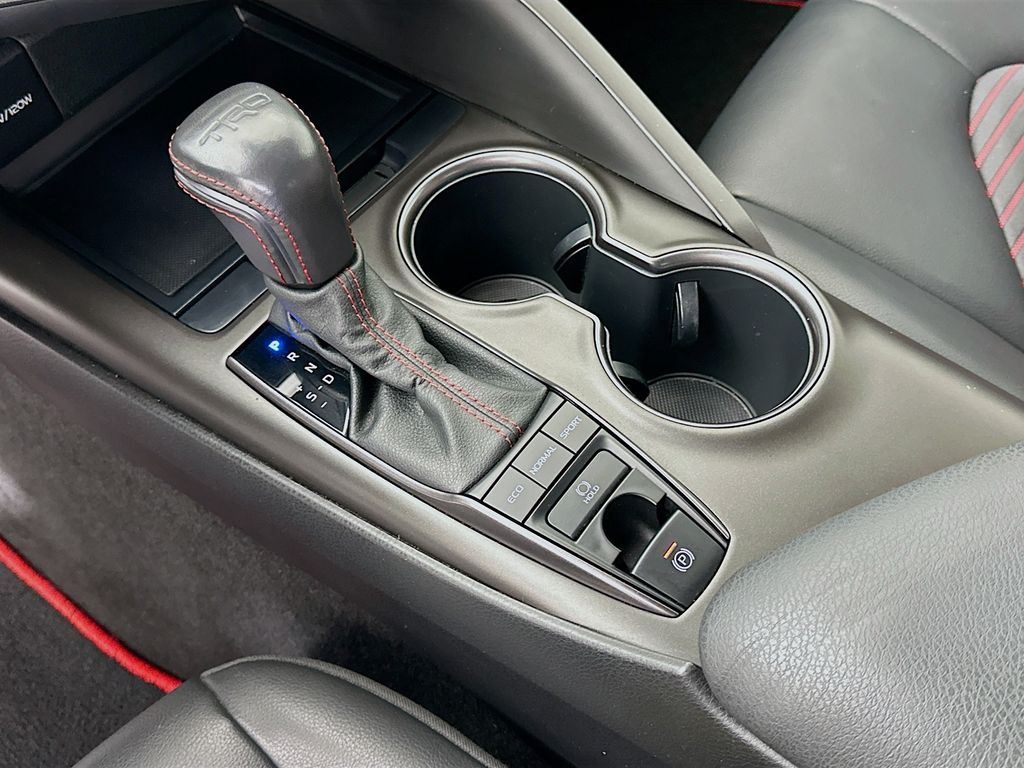 Thumbnail: 2021 Toyota Camry - 16