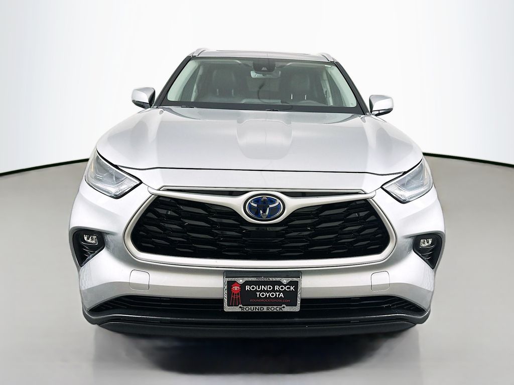 Thumbnail: 2022 Toyota Highlander - 2