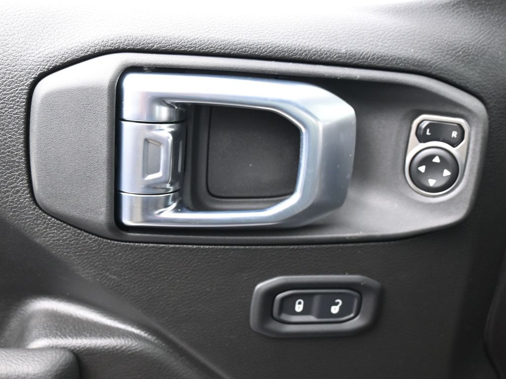 New 2026 Granite Crystal Metallic Clearcoat Jeep Willys image 13