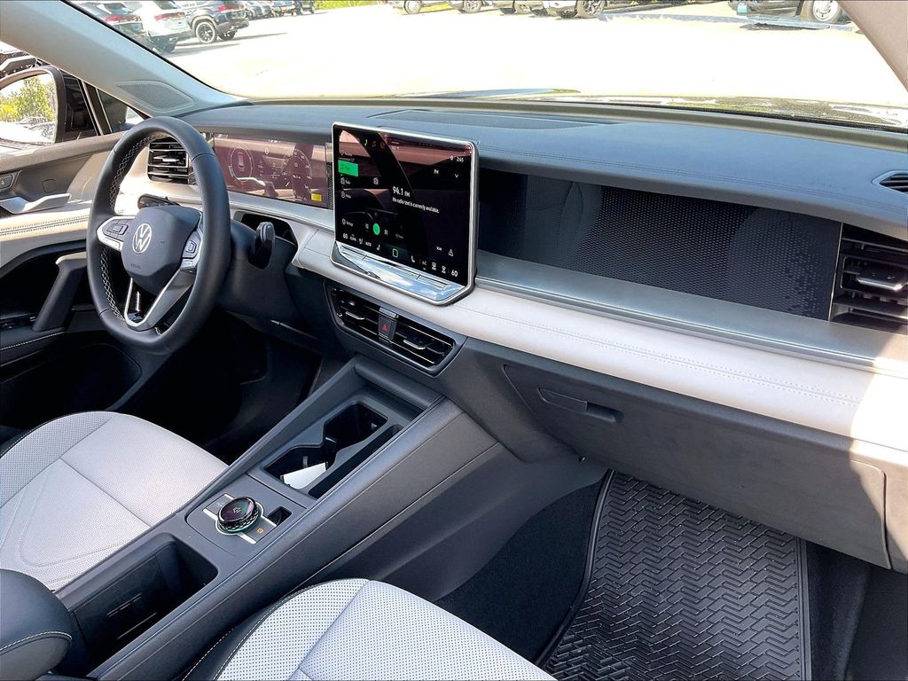 2026 Volkswagen Tiguan — photo 10