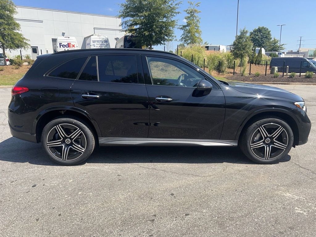 2024 Mercedes-Benz GLC GLC 300 9