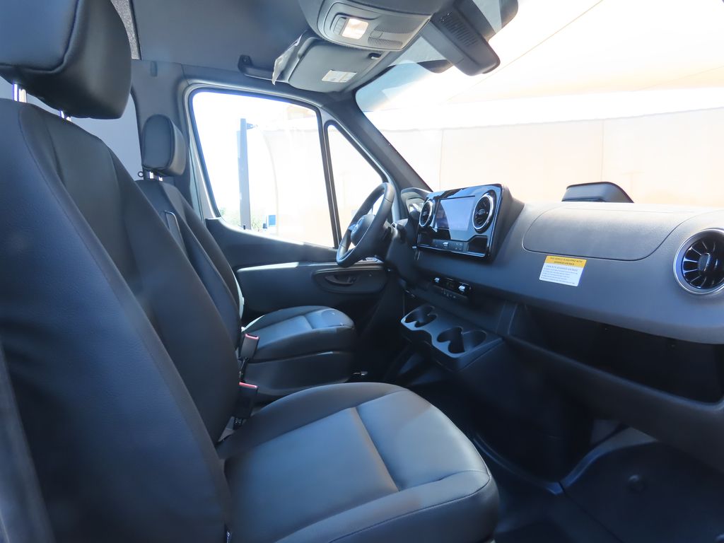 Thumbnail: 2026 Mercedes-Benz Sprinter - 18