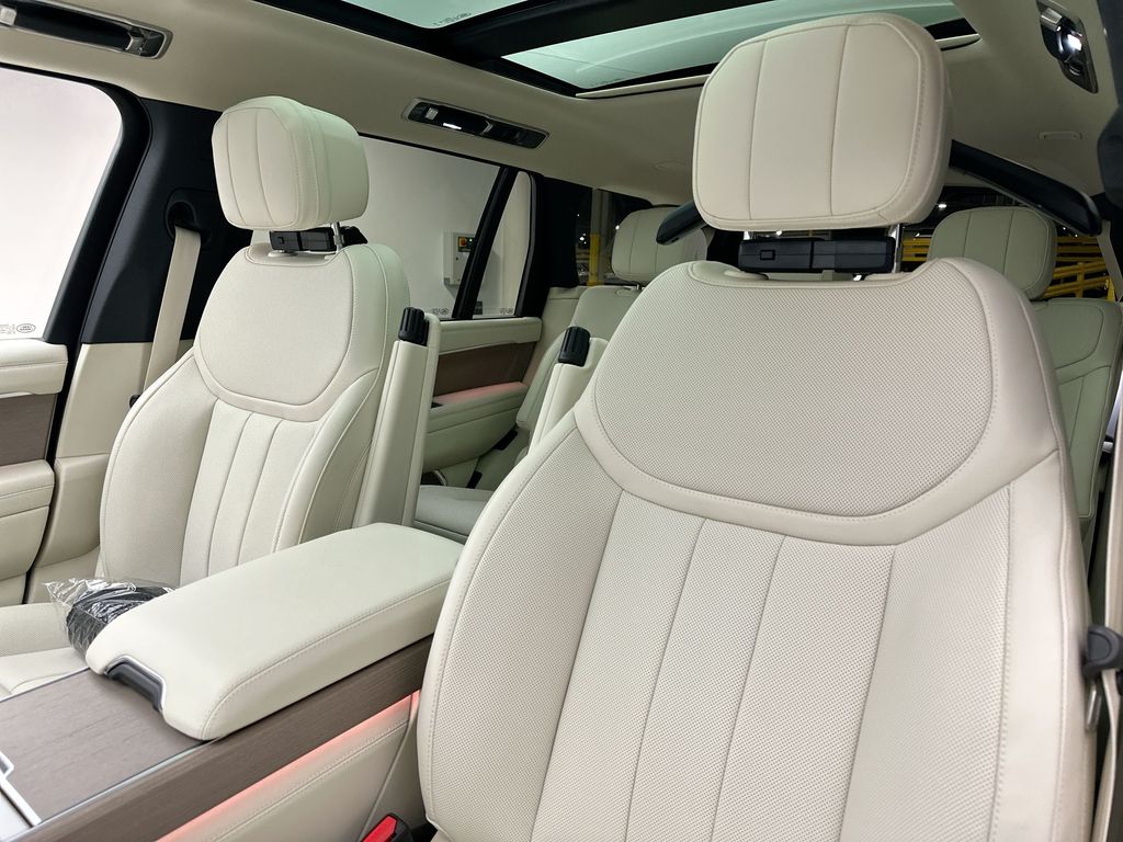 Thumbnail: 2026 Land Rover Range Rover - 18
