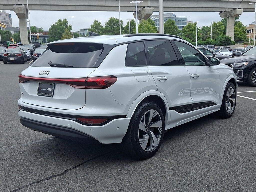 Thumbnail: 2025 Audi Q6 e-tron - 4