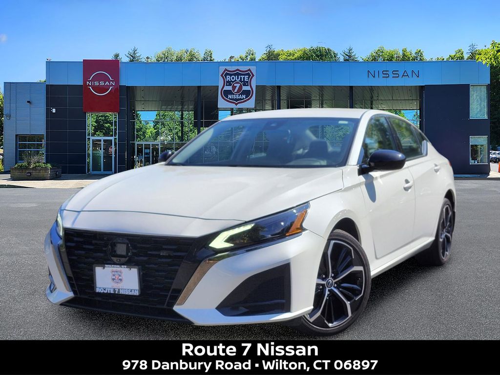 Pearl White Tricoat 2024 Nissan Altima Sedan All-Wheel Drive Continuously Variable Transmission