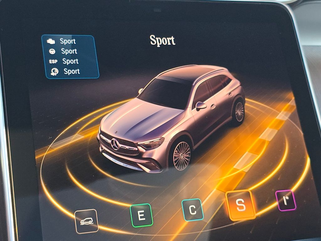 New 2026 White Mercedes-Benz GLC 300 image 34