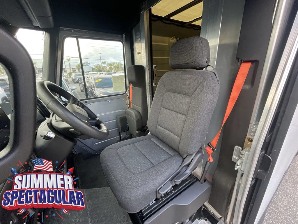 Used 2024 Brightdrop Zevo 600 Van