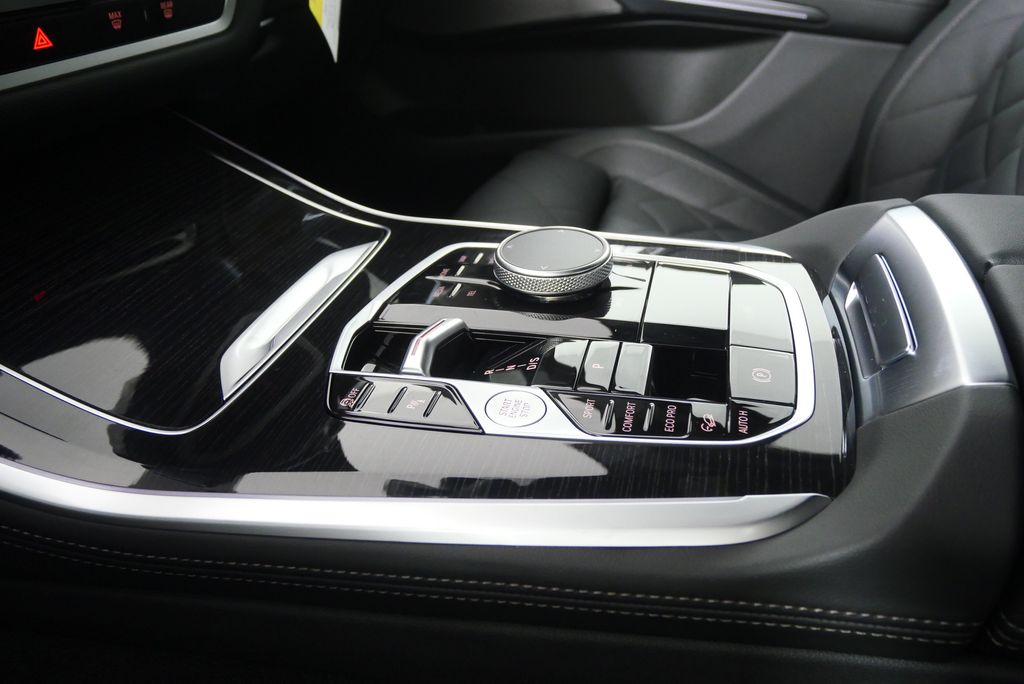 Thumbnail: 2026 BMW X5 - 25