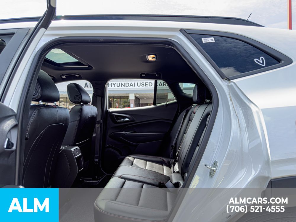 Used 2025 Summit White Chevrolet 2RS image 18