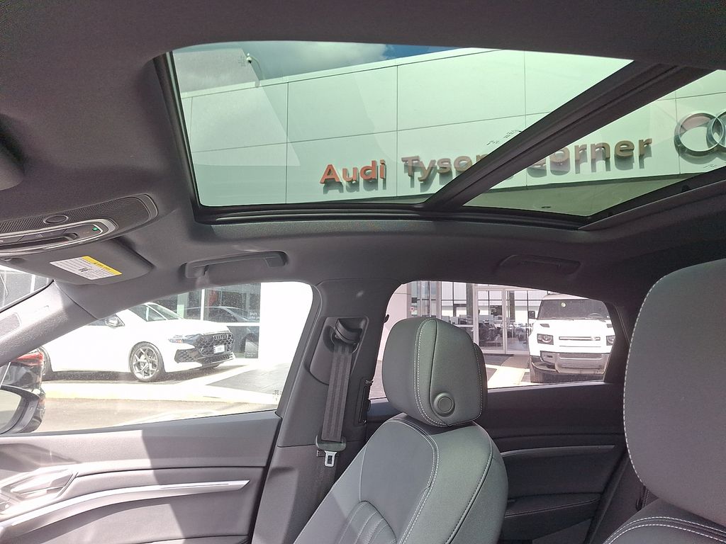 Thumbnail: 2024 Audi Q8 e-tron - 14