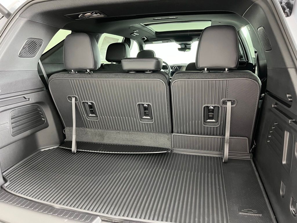 Thumbnail: 2026 Chevrolet Traverse - 22