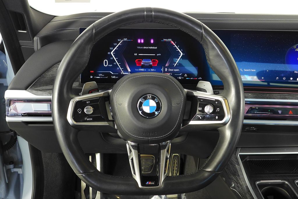 Thumbnail: 2023 BMW 7 Series - 26